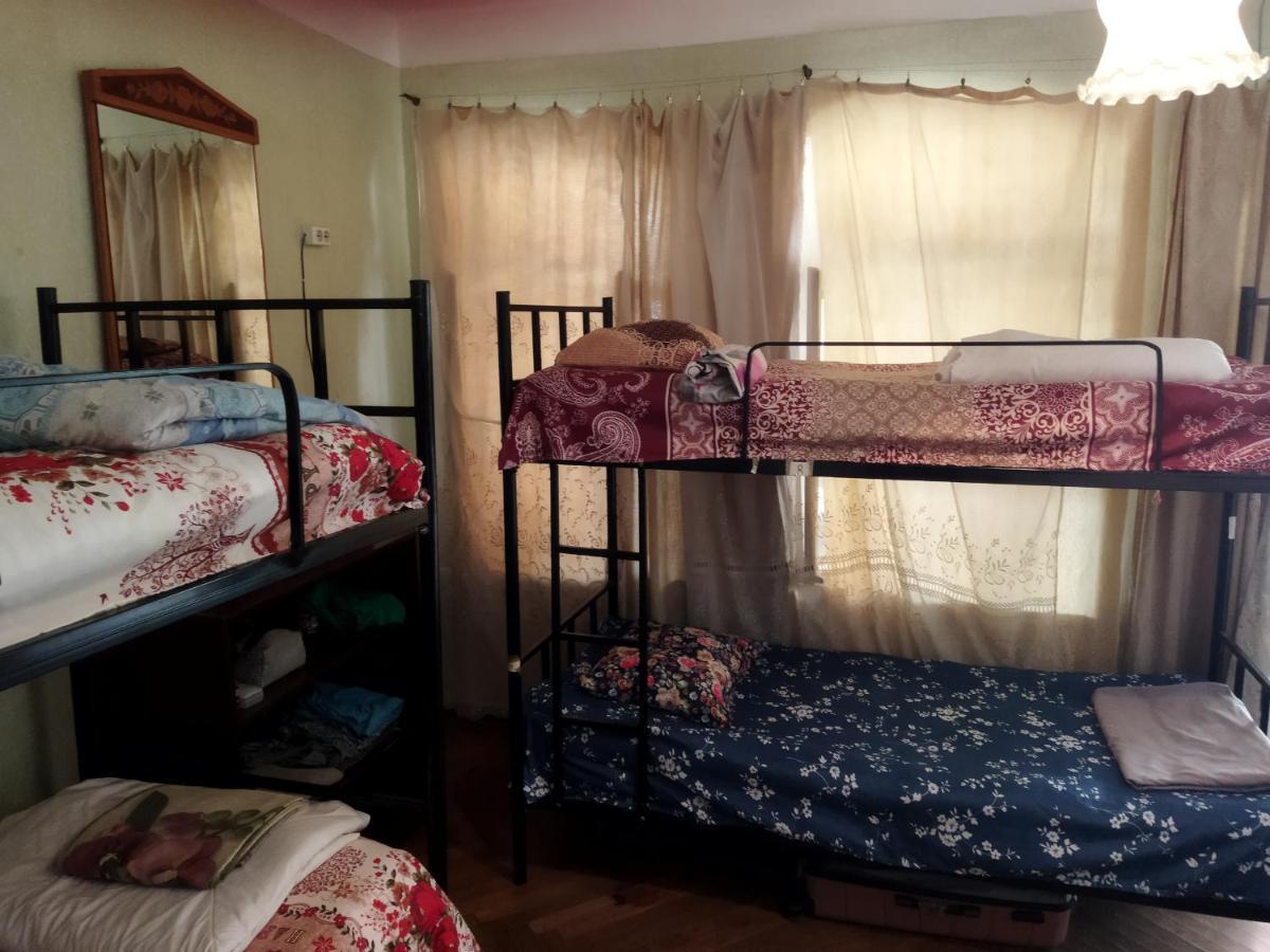 El Hostal Tbilisi Bagian luar foto