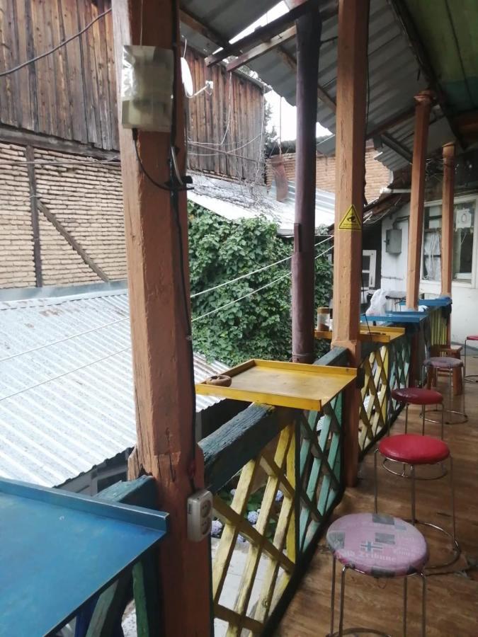 El Hostal Tbilisi Bagian luar foto