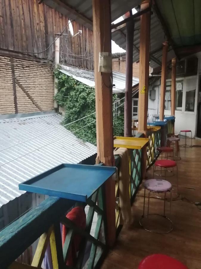 El Hostal Tbilisi Bagian luar foto