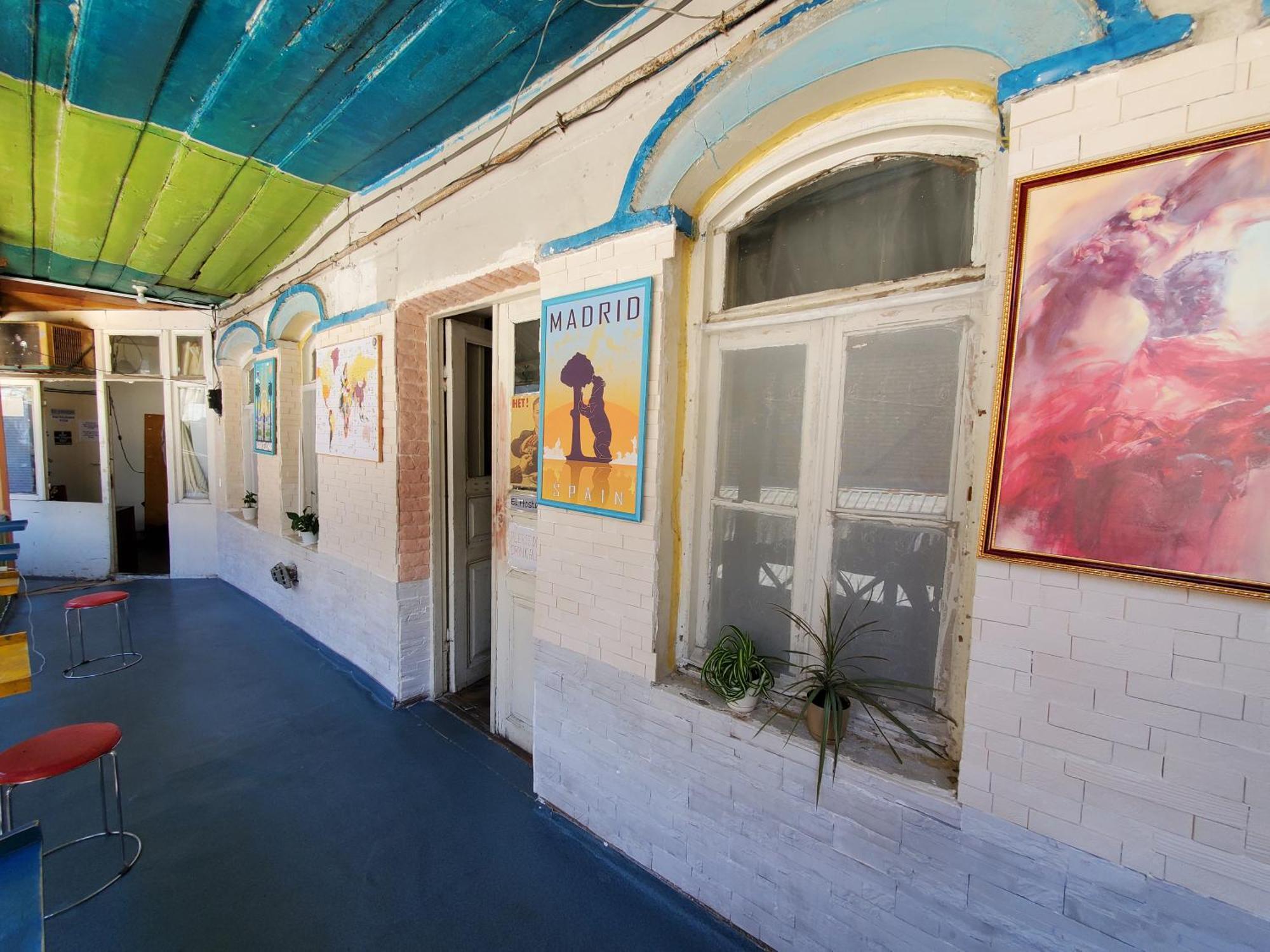 El Hostal Tbilisi Bagian luar foto