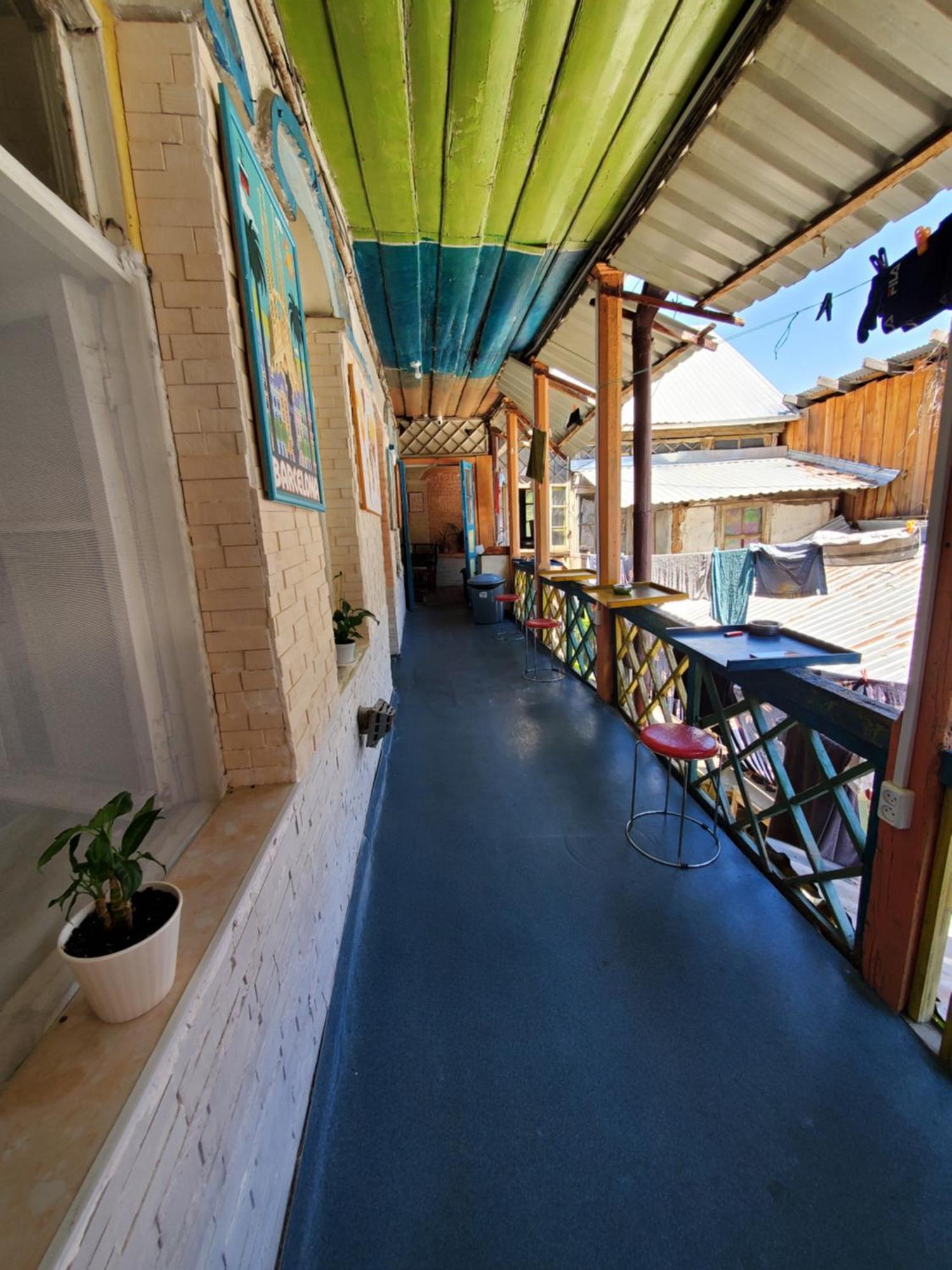 El Hostal Tbilisi Bagian luar foto