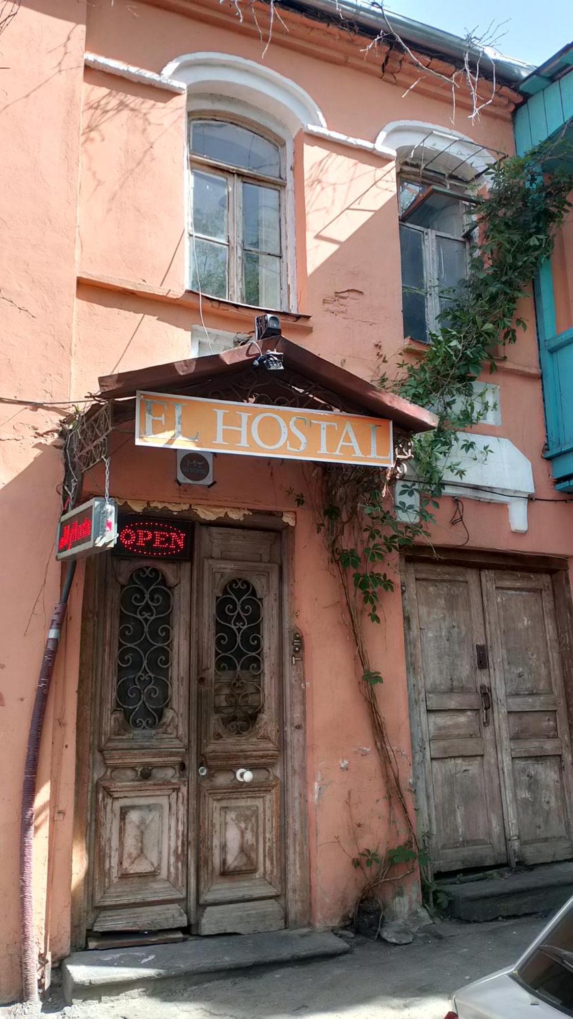 El Hostal Tbilisi Bagian luar foto