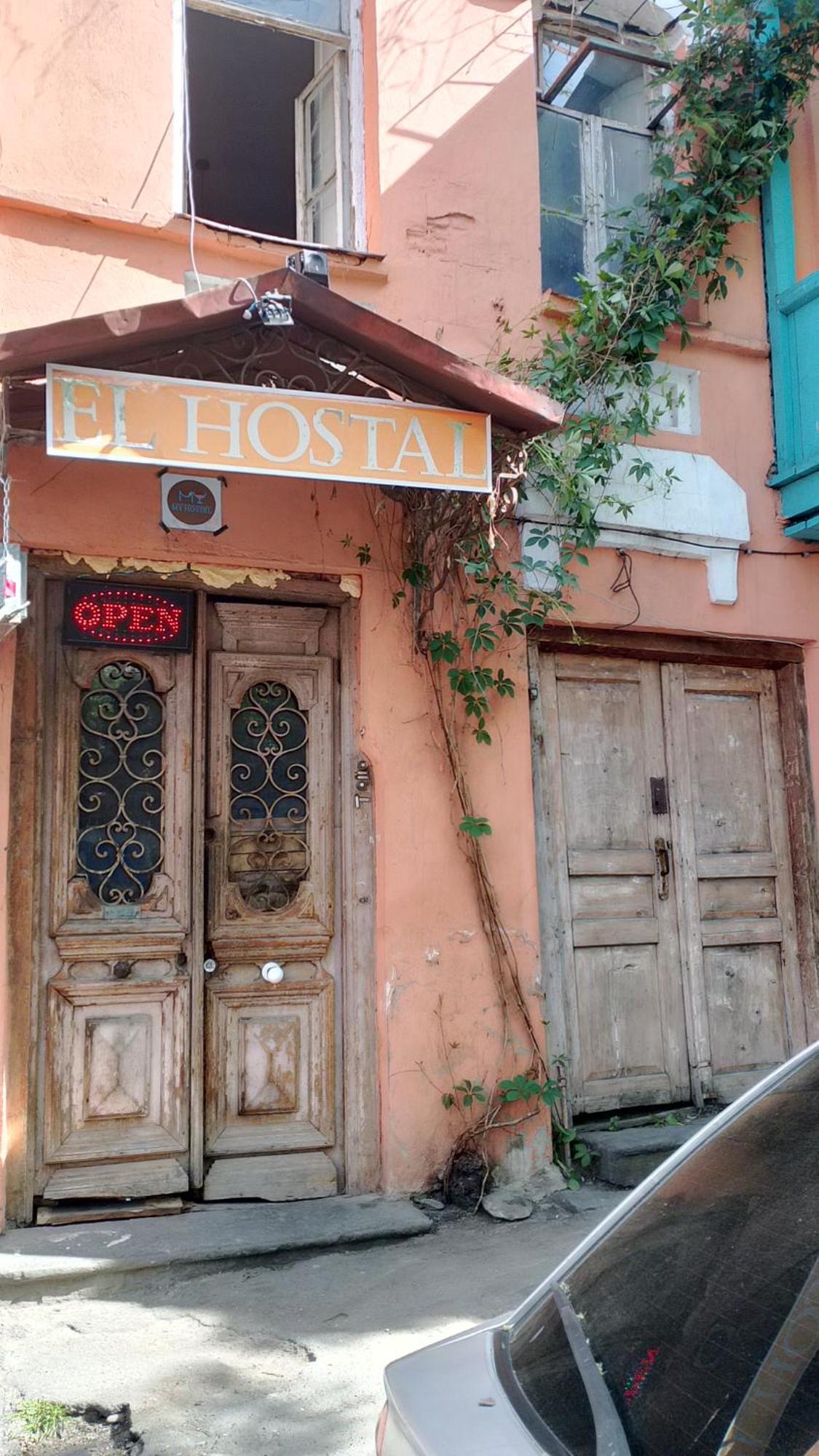 El Hostal Tbilisi Bagian luar foto